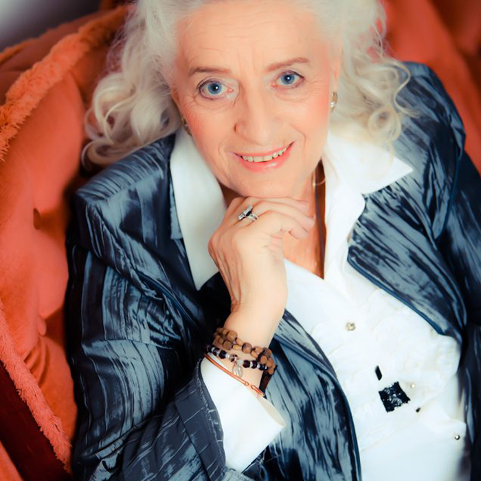 Elfriede Jahn <br><small>Lebensberaterin, spirituelle Lehrerin, Buchautorin</small>